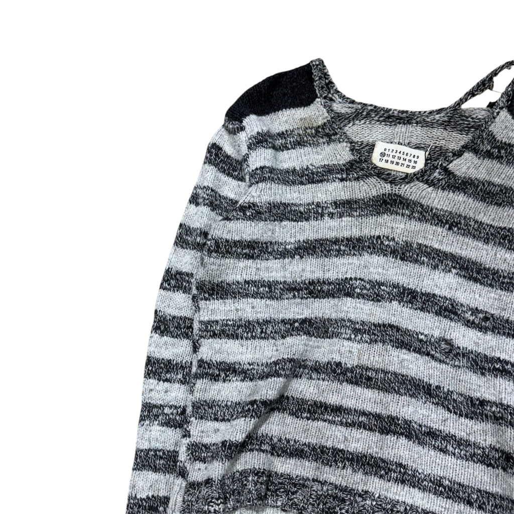 MAISON MARGIELA BLACK AND WHITE STRIPPED SWEATER.