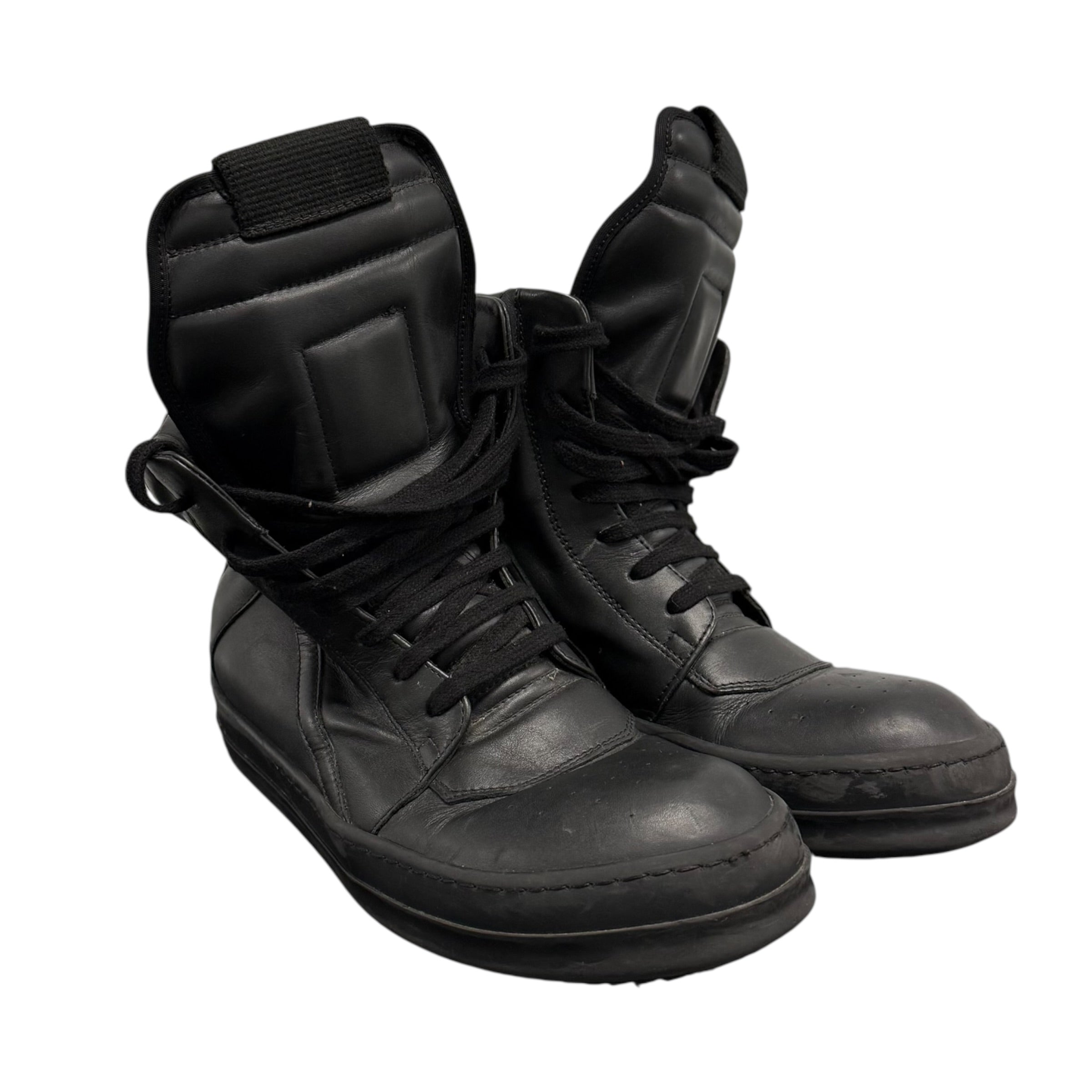 RICK OWENS TRIPLE BLACK GEOBASKETS.