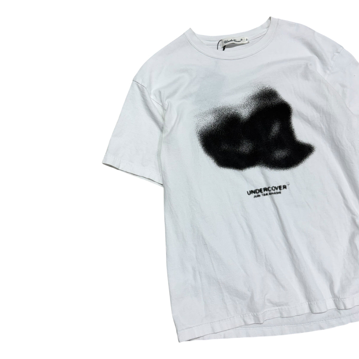UNDERCOVER FADED PRINT TEE.