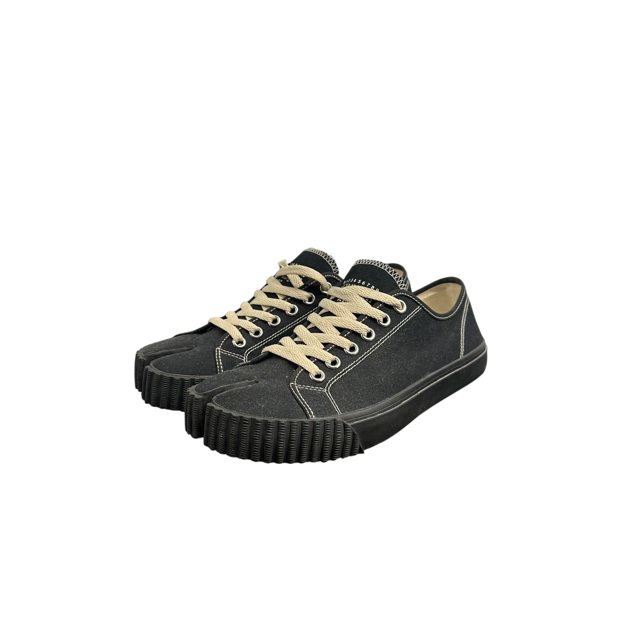 MAISON MARGIELA TABI SNEAKERS.