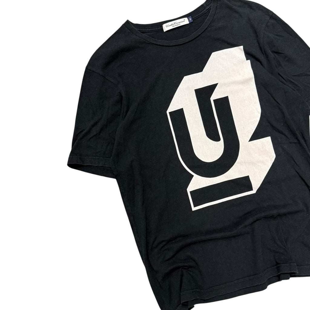 UNDERCOVER 3D LOGO TEE.