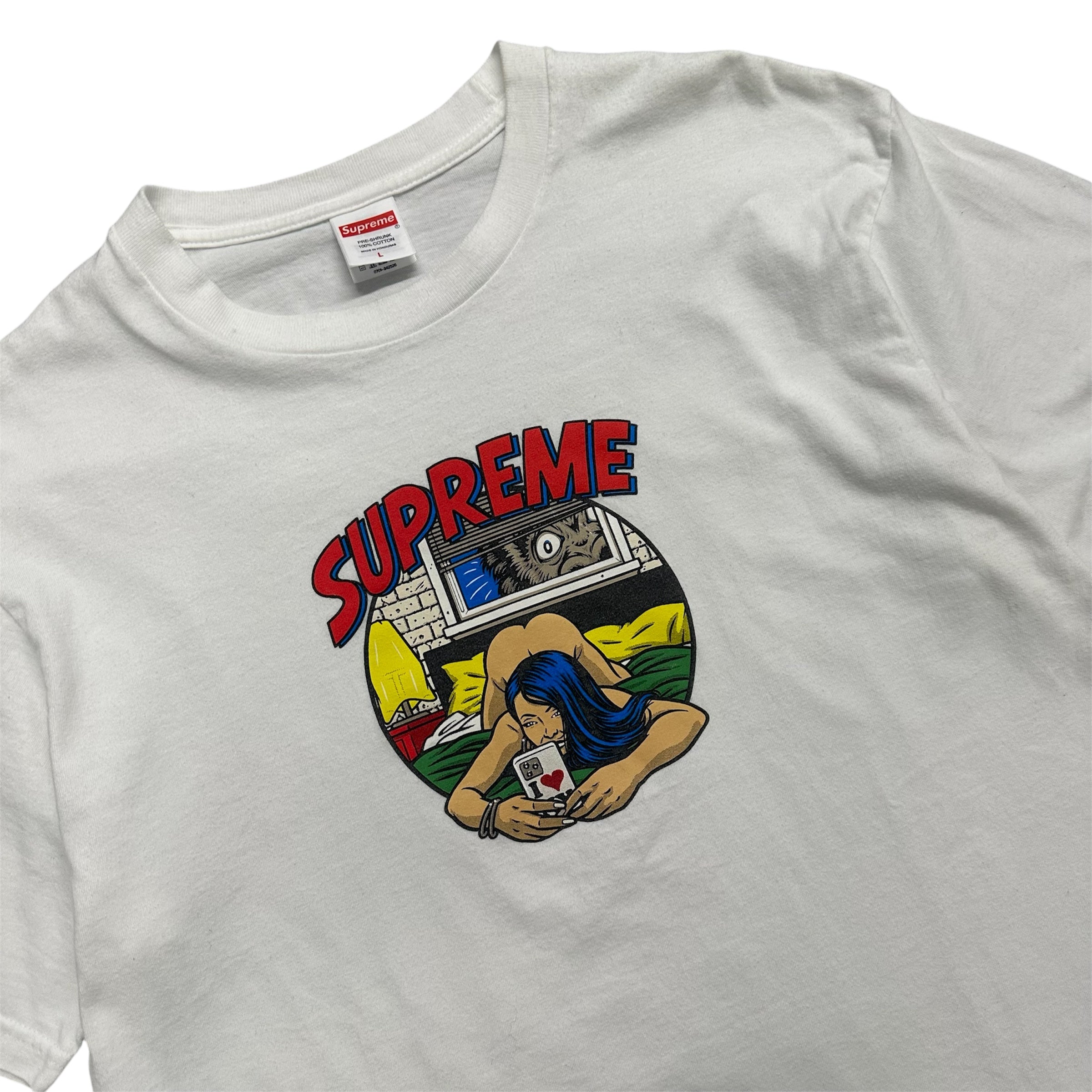 SUPREME BEDROOM TEE.