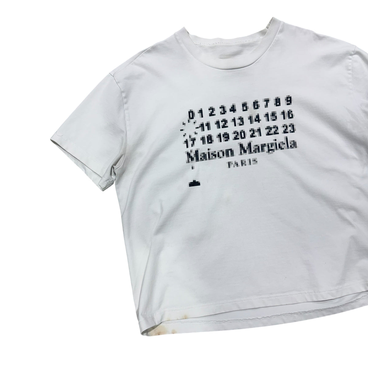 MAISON MARGIELA PIXELATED LOGO TEE.