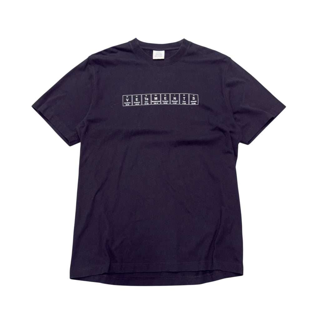 VETEMENTS ELEMENT LOGO TEE.