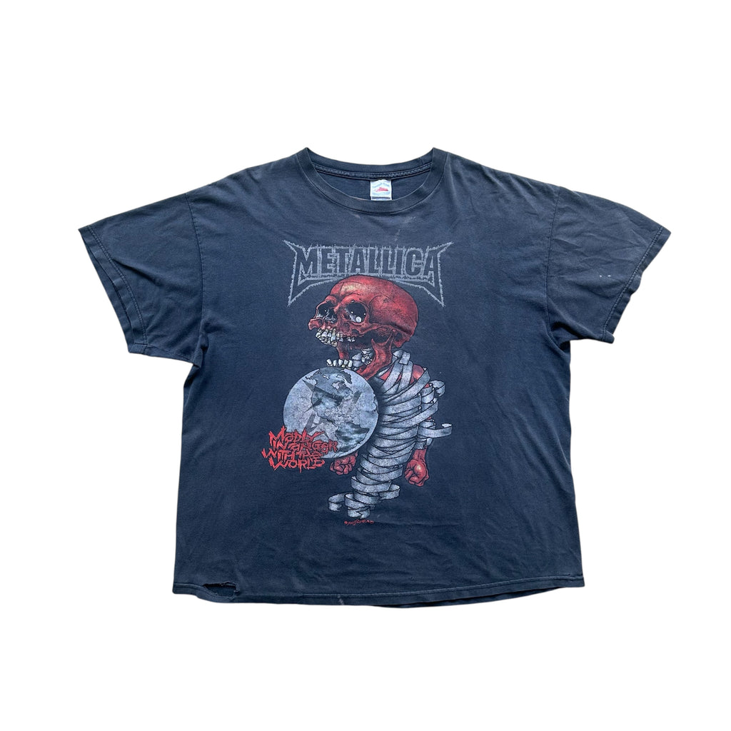 METALLICA 2004 MADLY IN ANGER WITH THE WORLD TOUR TEE.