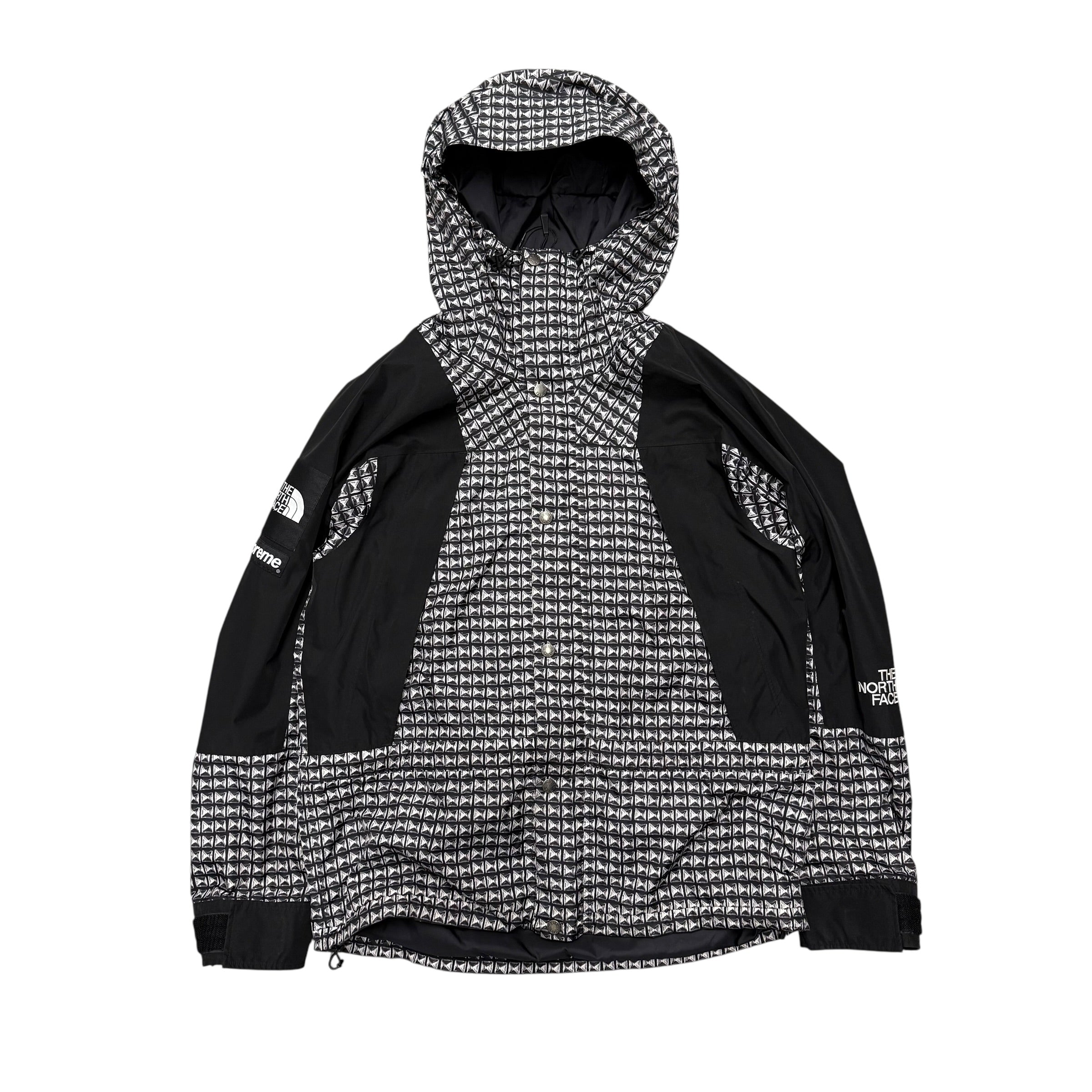 SUPREME X THE NORTH FACE STUDDED MOUNTAIN LIGHT JACKET.