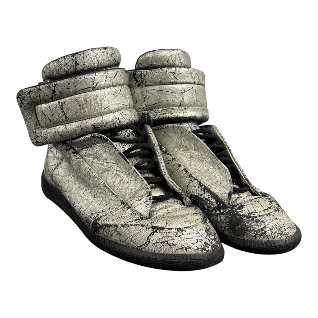 MAISON MARGIELA SILVER CRACKED FUTURES.