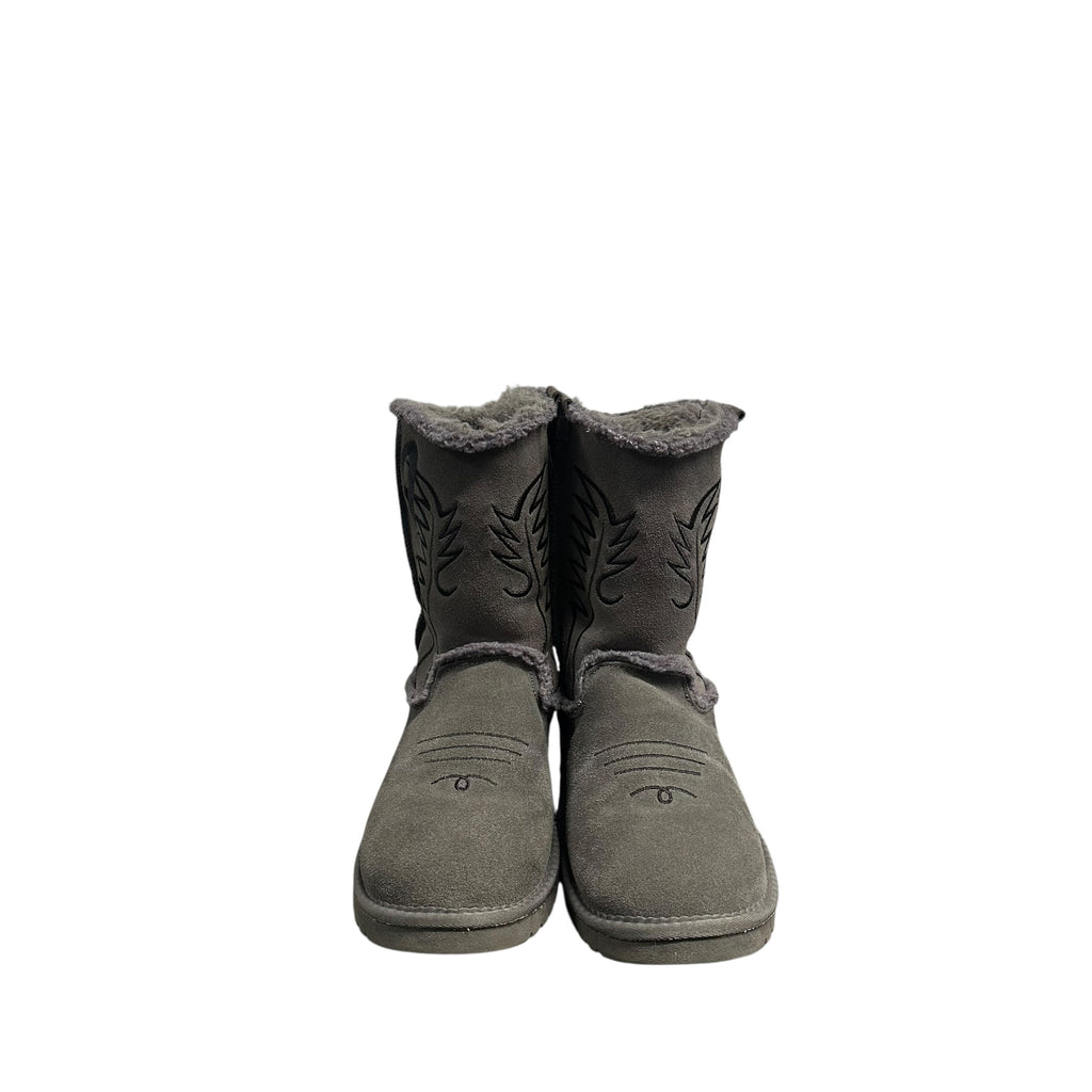 BAZO GRAY UGG STYLE BOOTS.