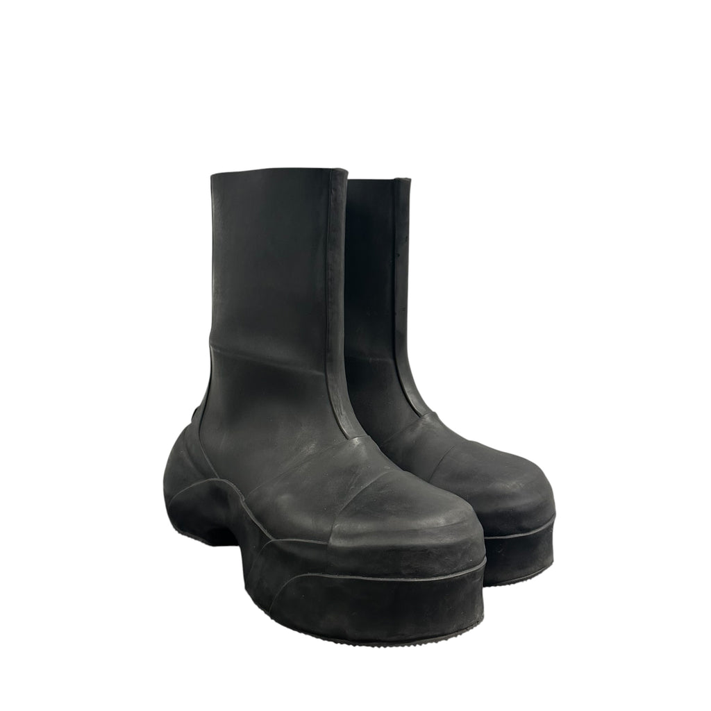 GIVENCHY SHOW RUBBER BOOTS.