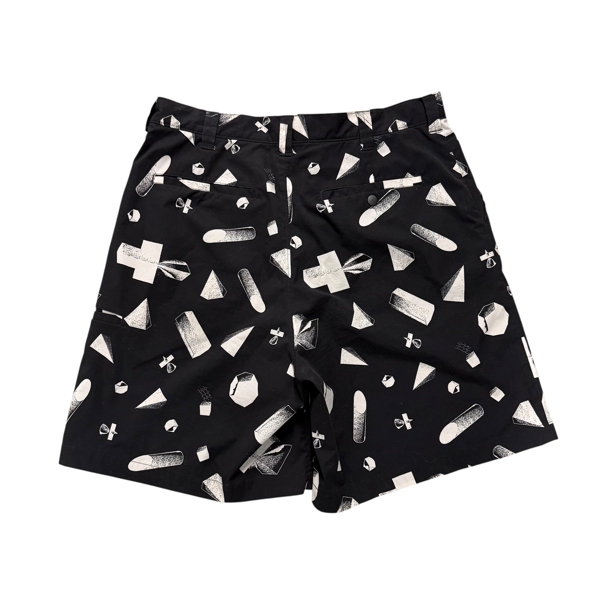 UNDERCOVER GEOMETRY SHORTS.