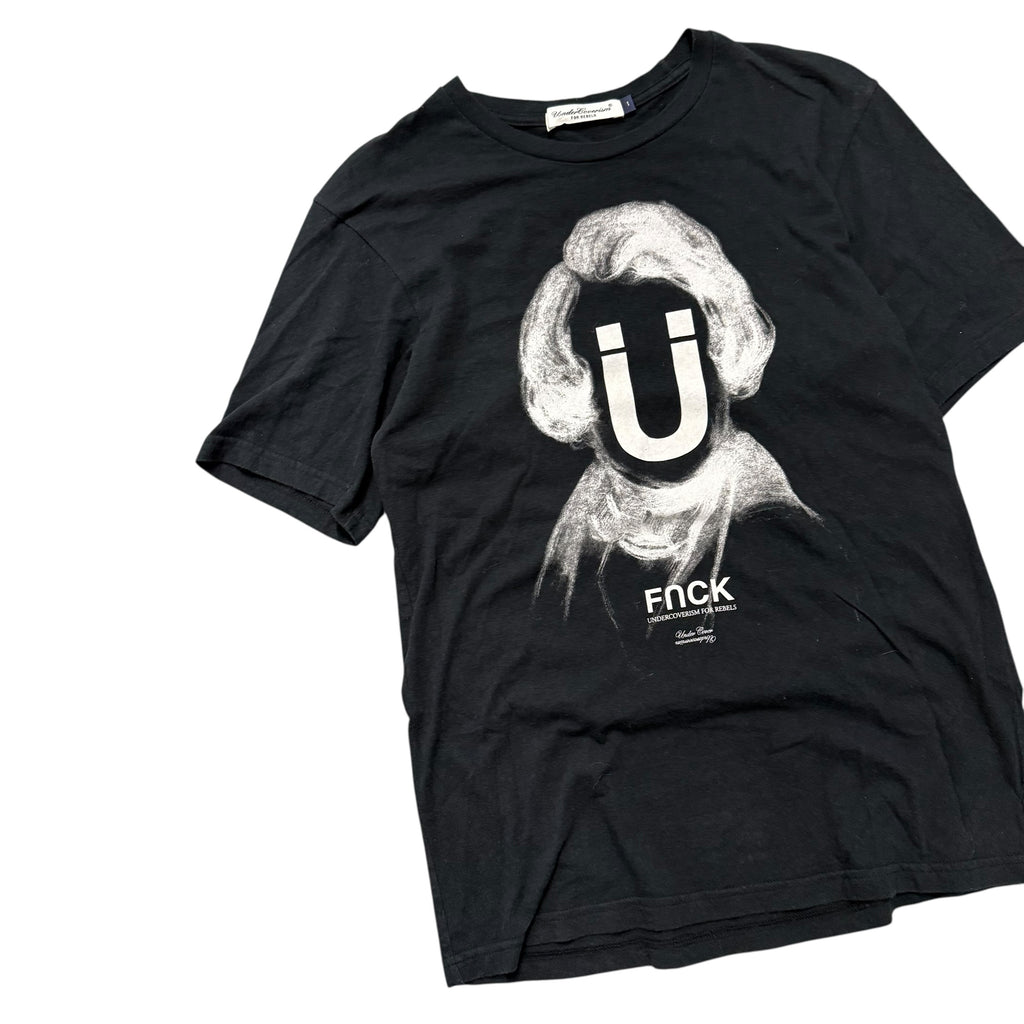 UNDERCOVER "FUCK" CHARACTER LOGO TEE.