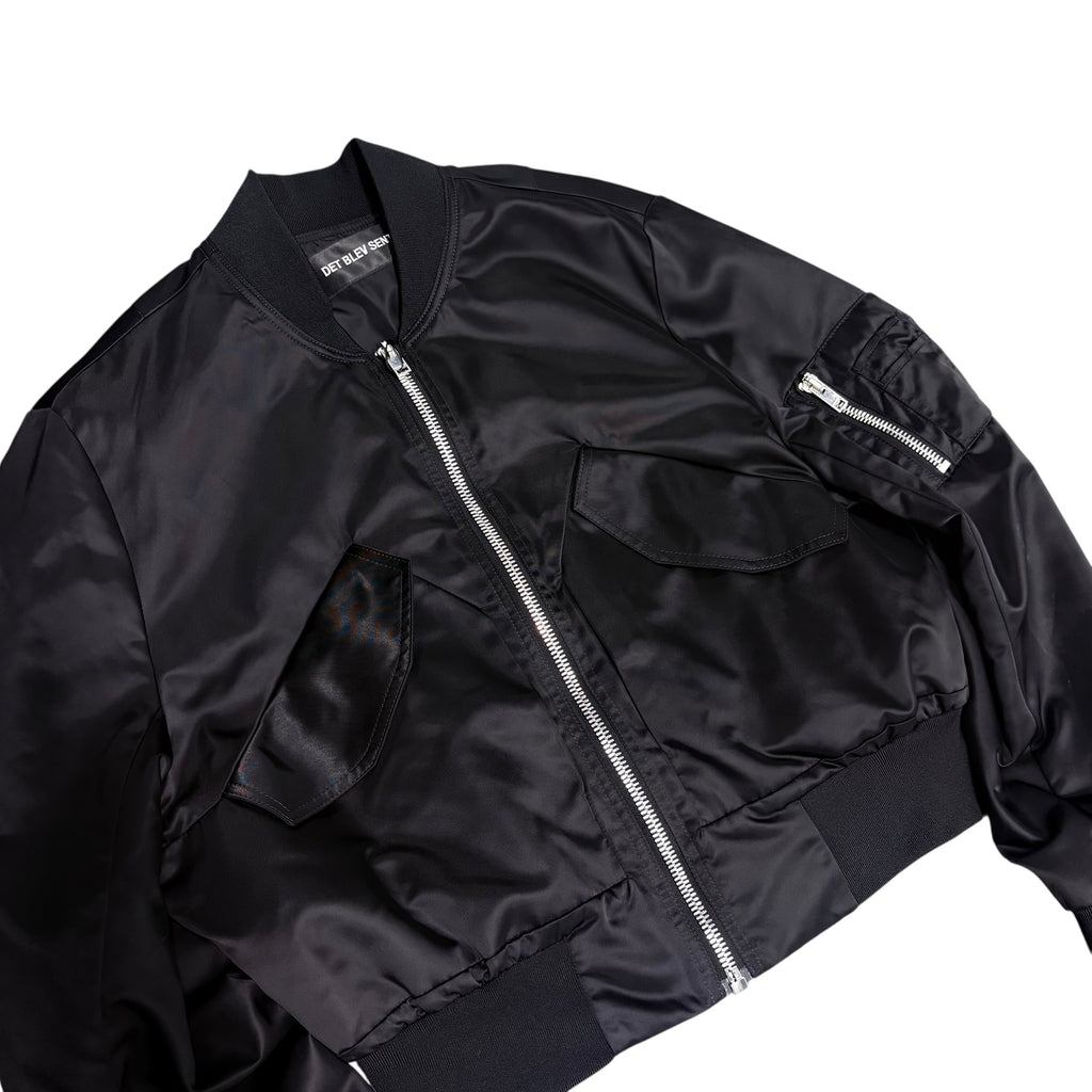 DET BLEV SENT BOMBER JACKET.