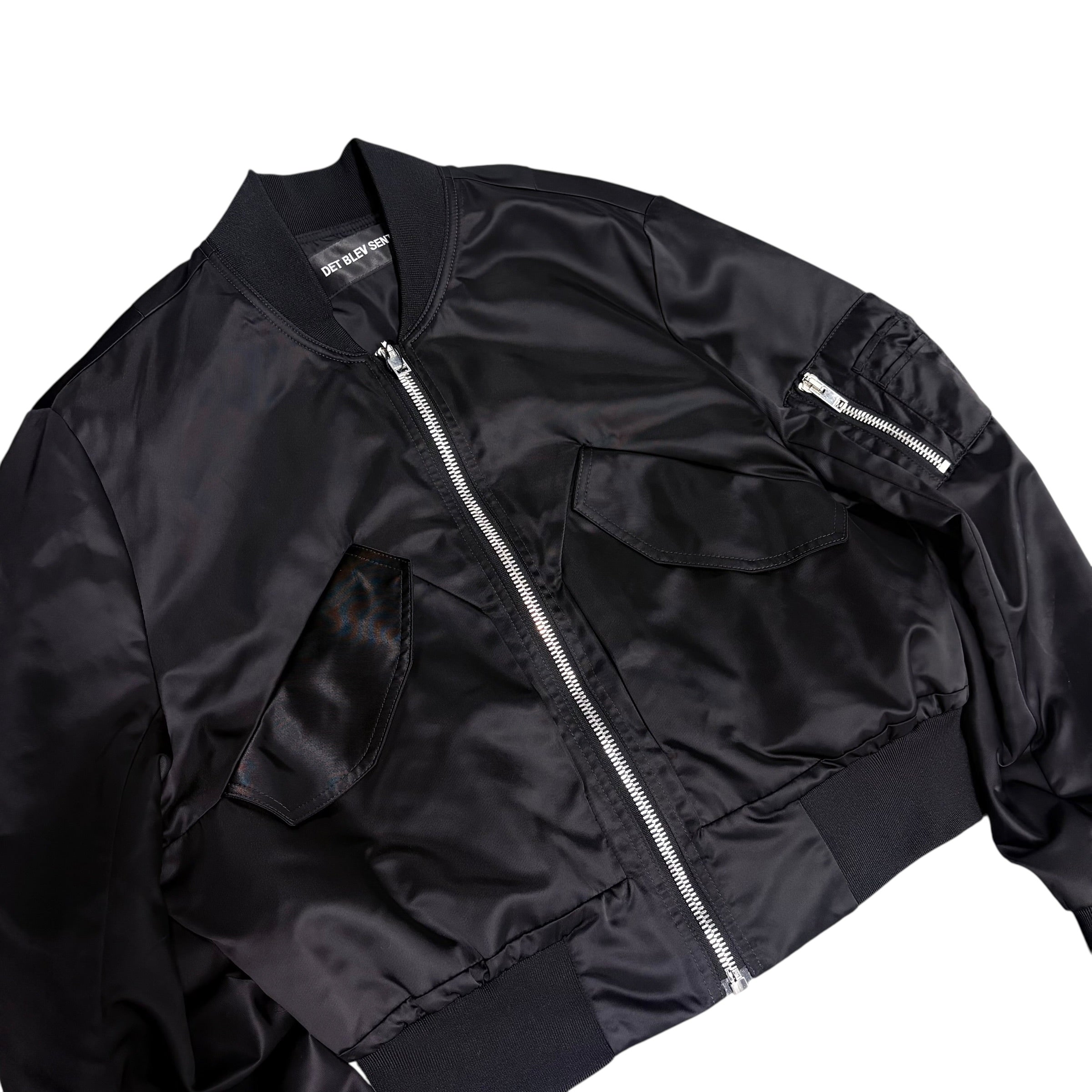 DET BLEV SENT BOMBER JACKET.