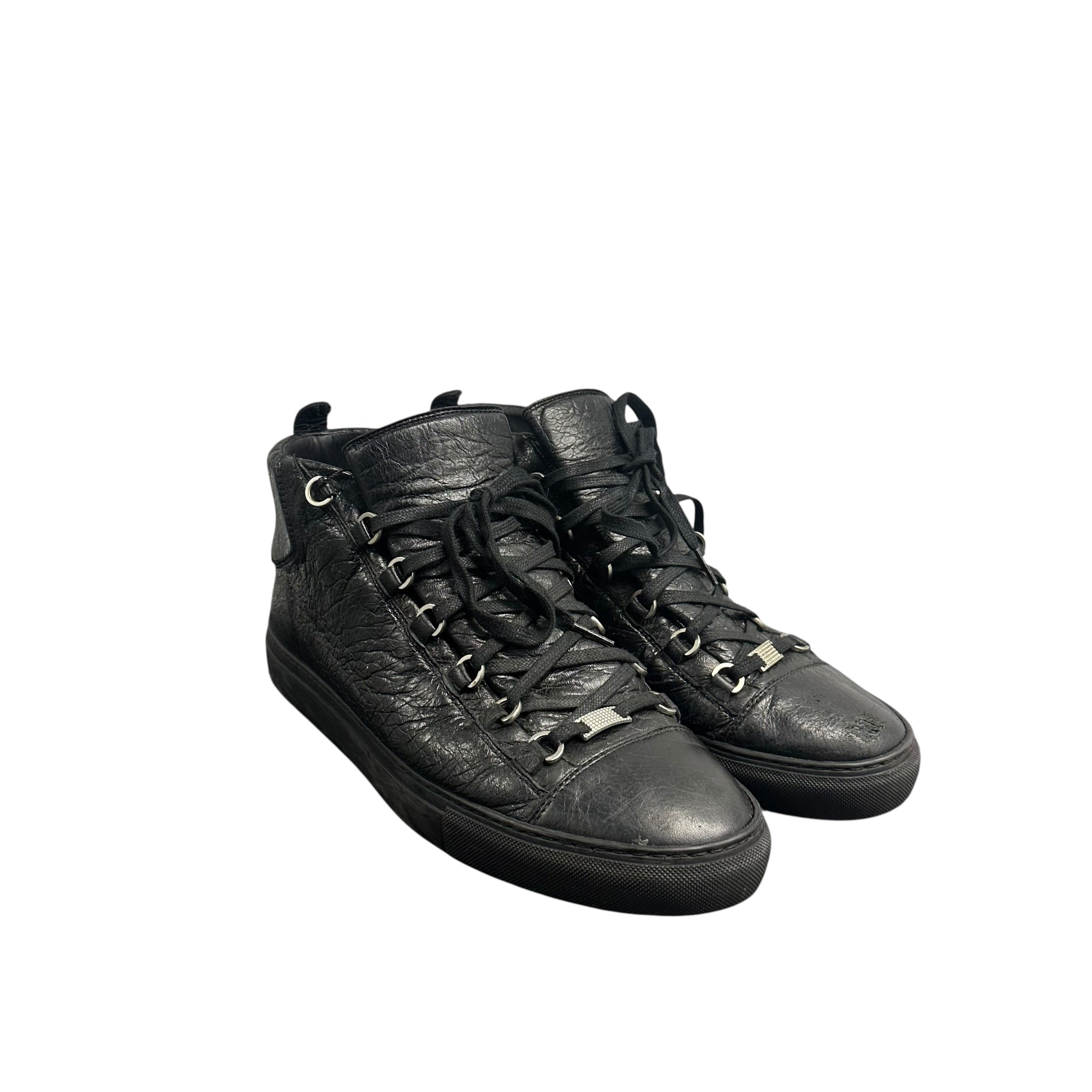 BALENCIAGA BLACK ARENAS.