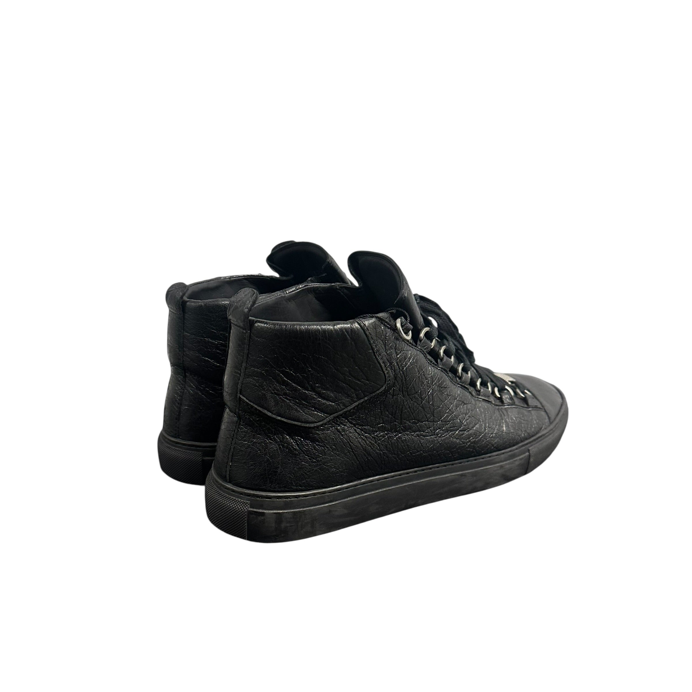 BALENCIAGA BLACK ARENAS.