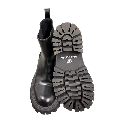 BALENCIAGA BLACK CHELSEA TRACTOR BOOTS.