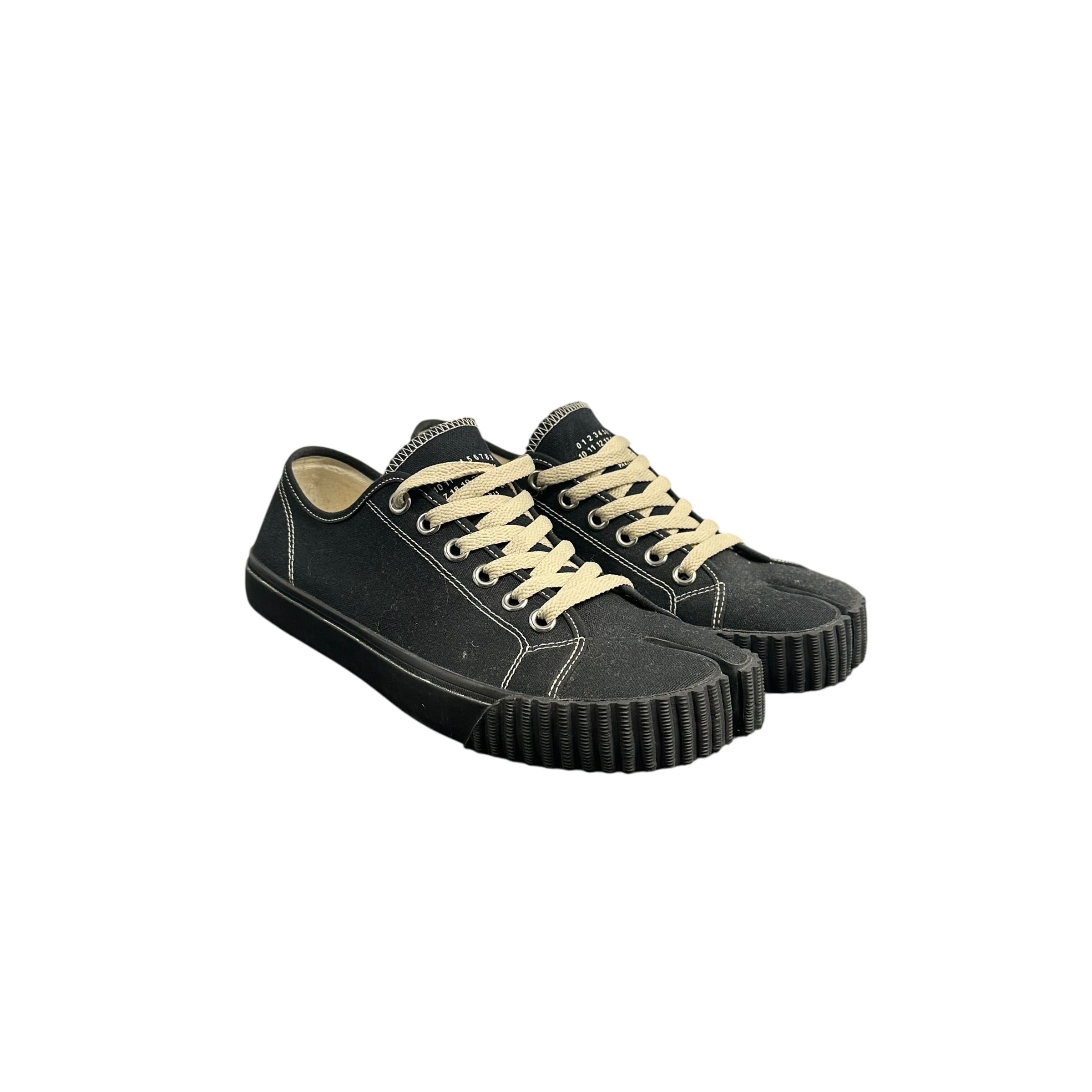 MAISON MARGIELA TABI SNEAKERS.