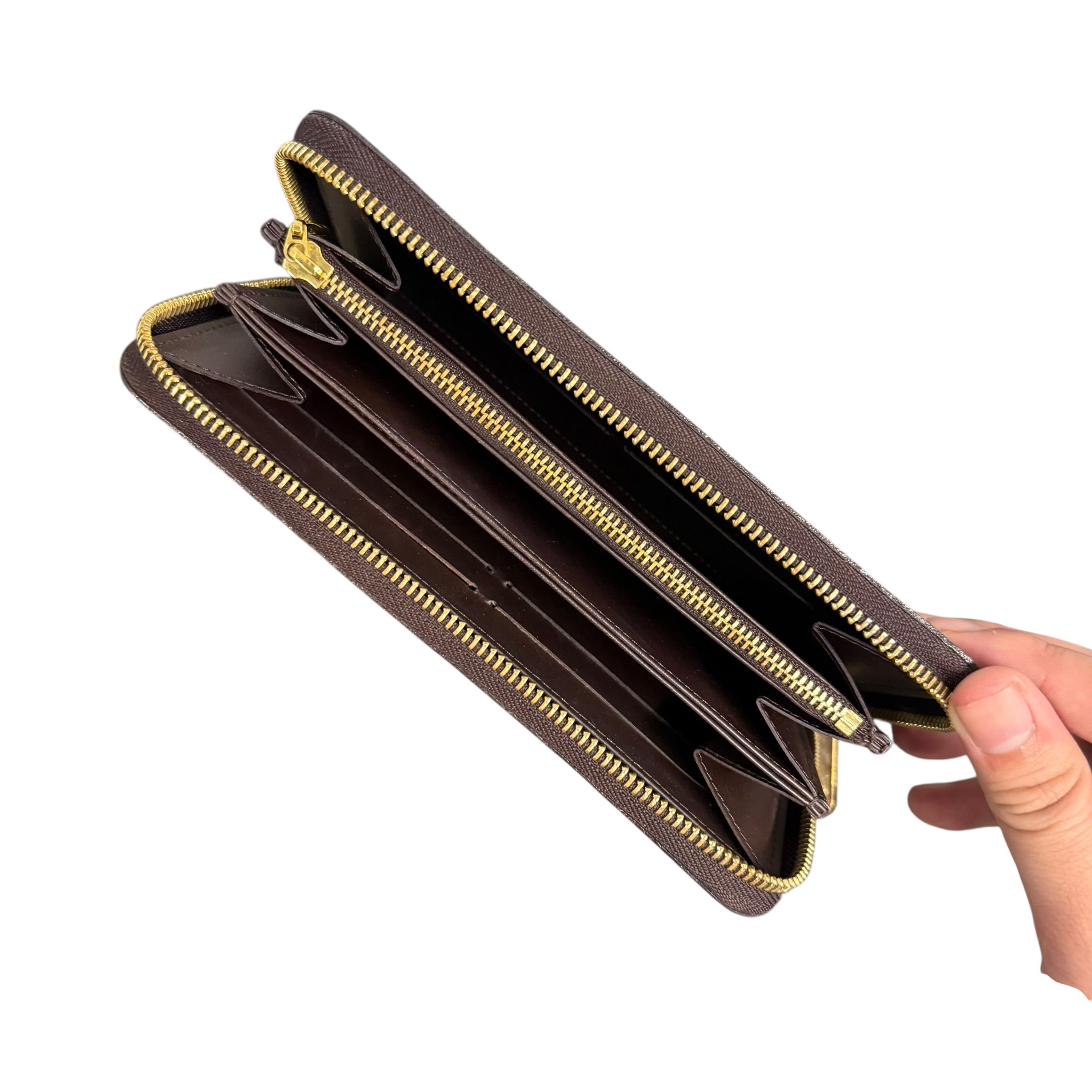 LOUIS VUITTON MONOGRAM WALLET.