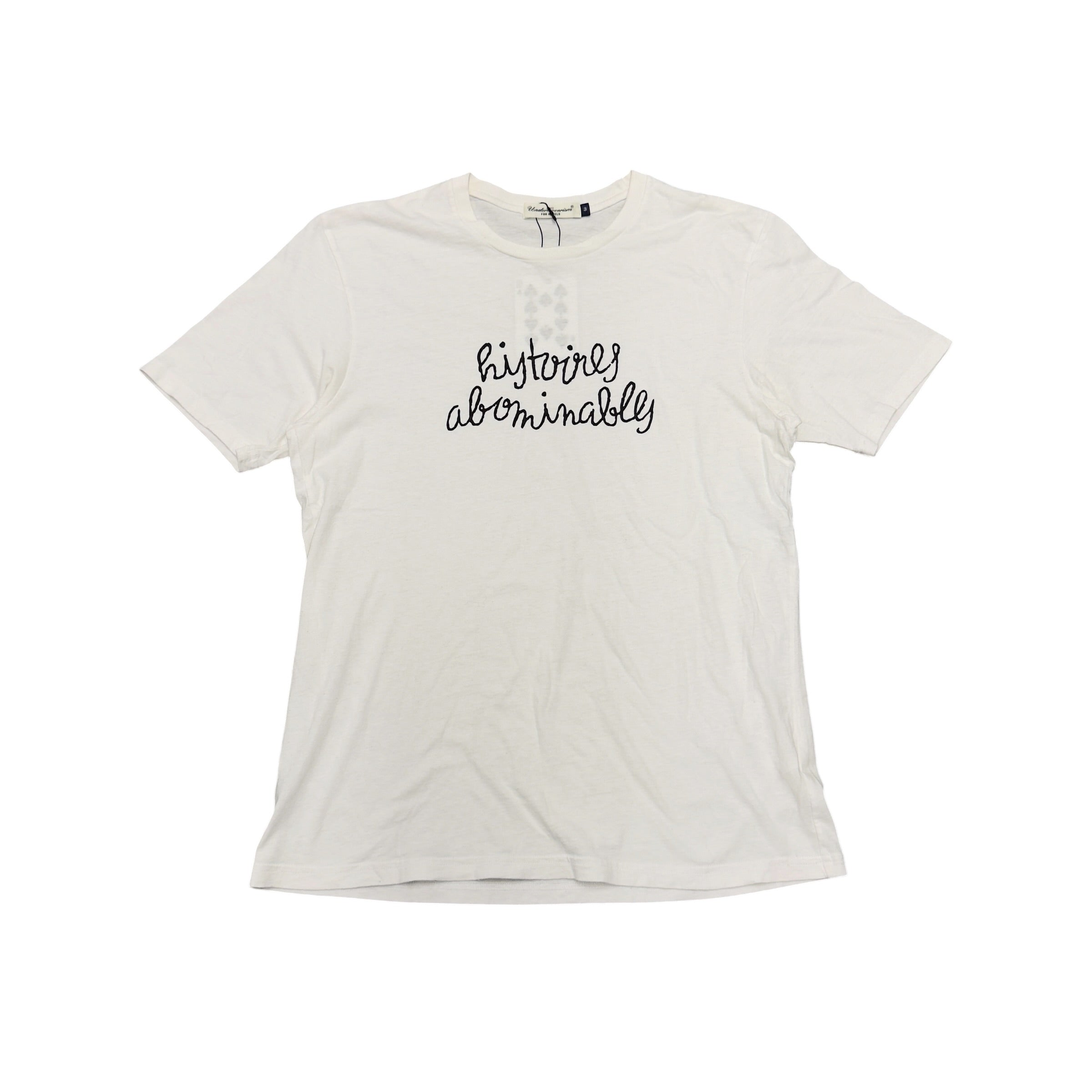 UNDERCOVER WHITE CURSIVE TEE.