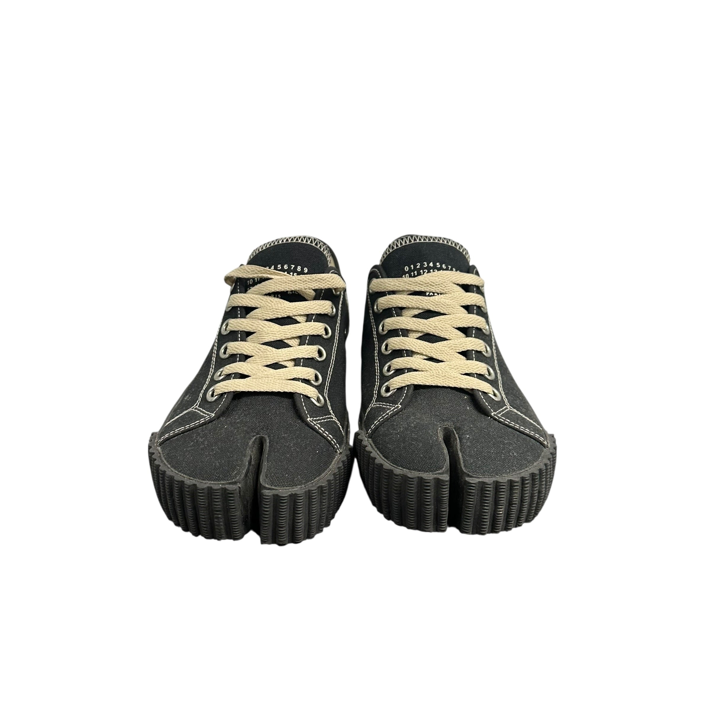 MAISON MARGIELA TABI SNEAKERS.