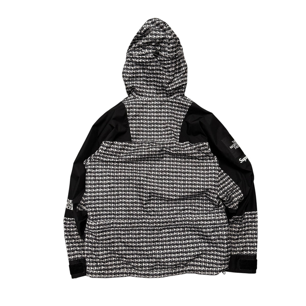 SUPREME X THE NORTH FACE STUDDED MOUNTAIN LIGHT JACKET.