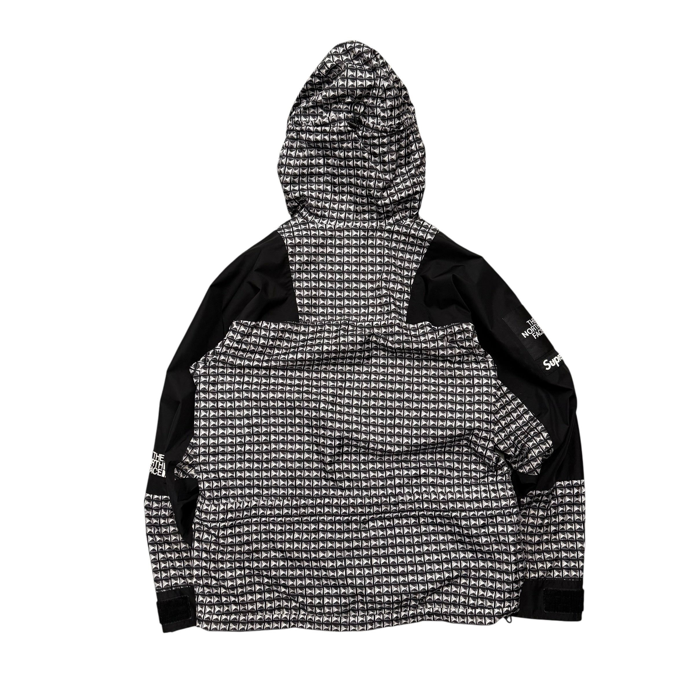 SUPREME X THE NORTH FACE STUDDED MOUNTAIN LIGHT JACKET.