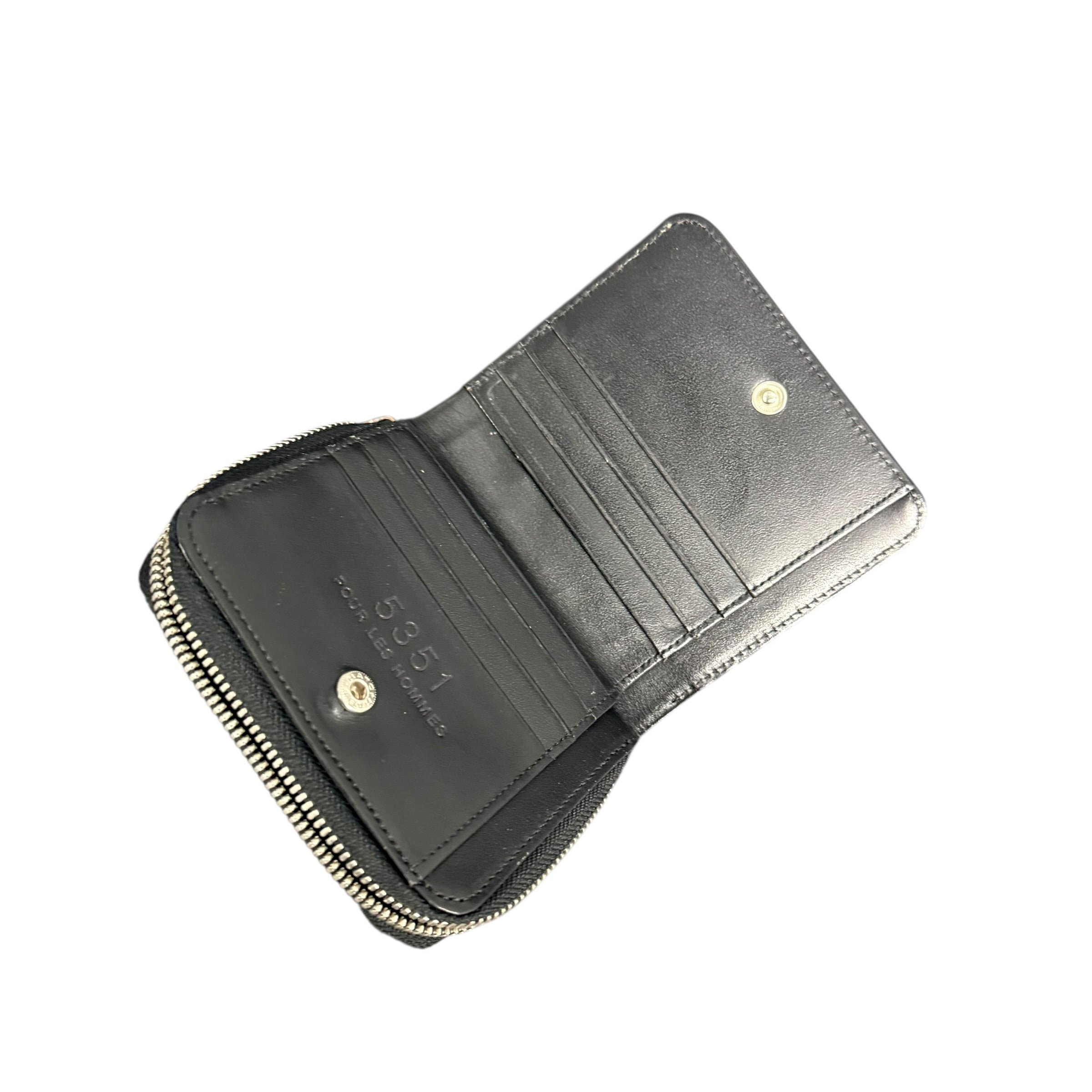 5351 STUDDED WALLET.