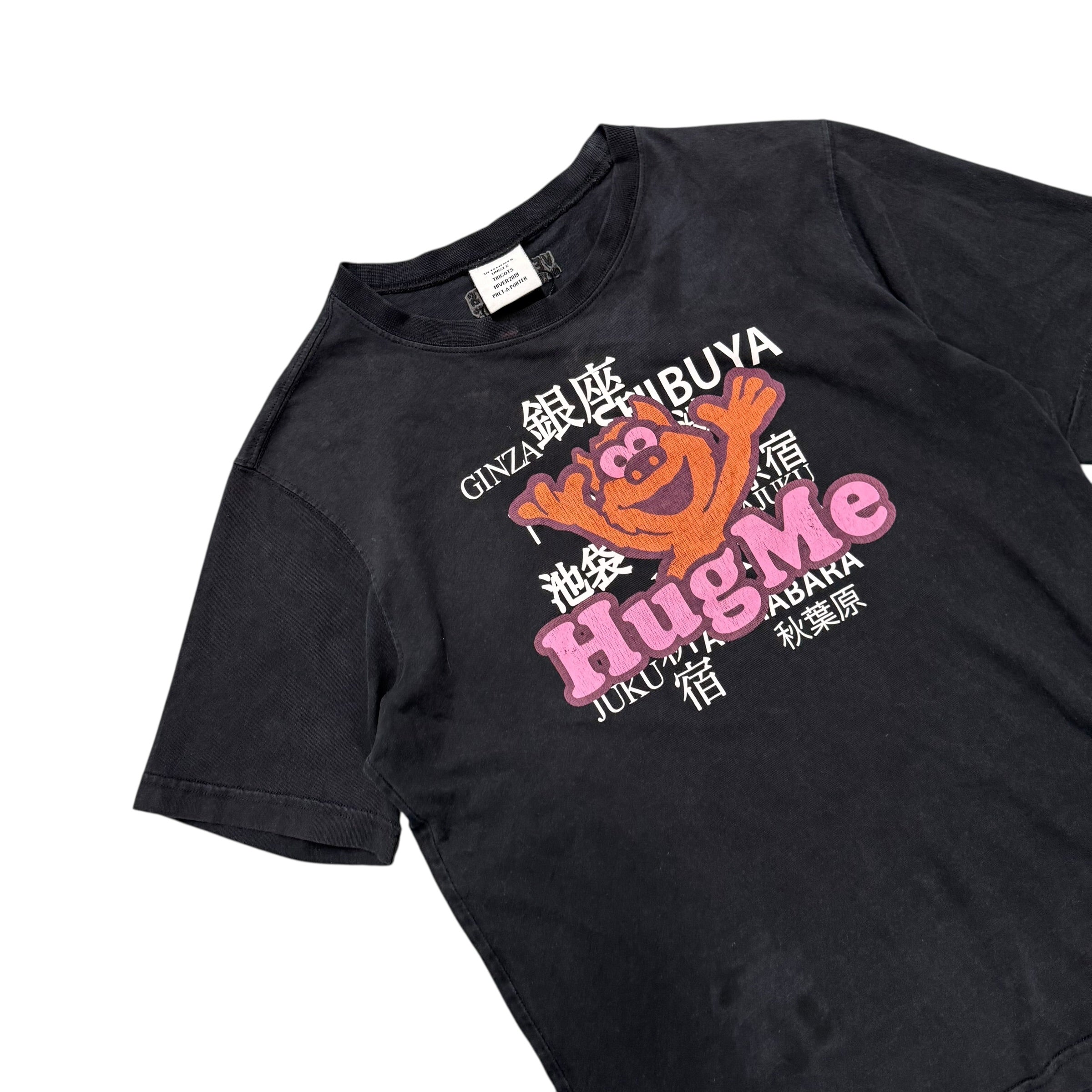 VETEMENT HUG ME TEE.