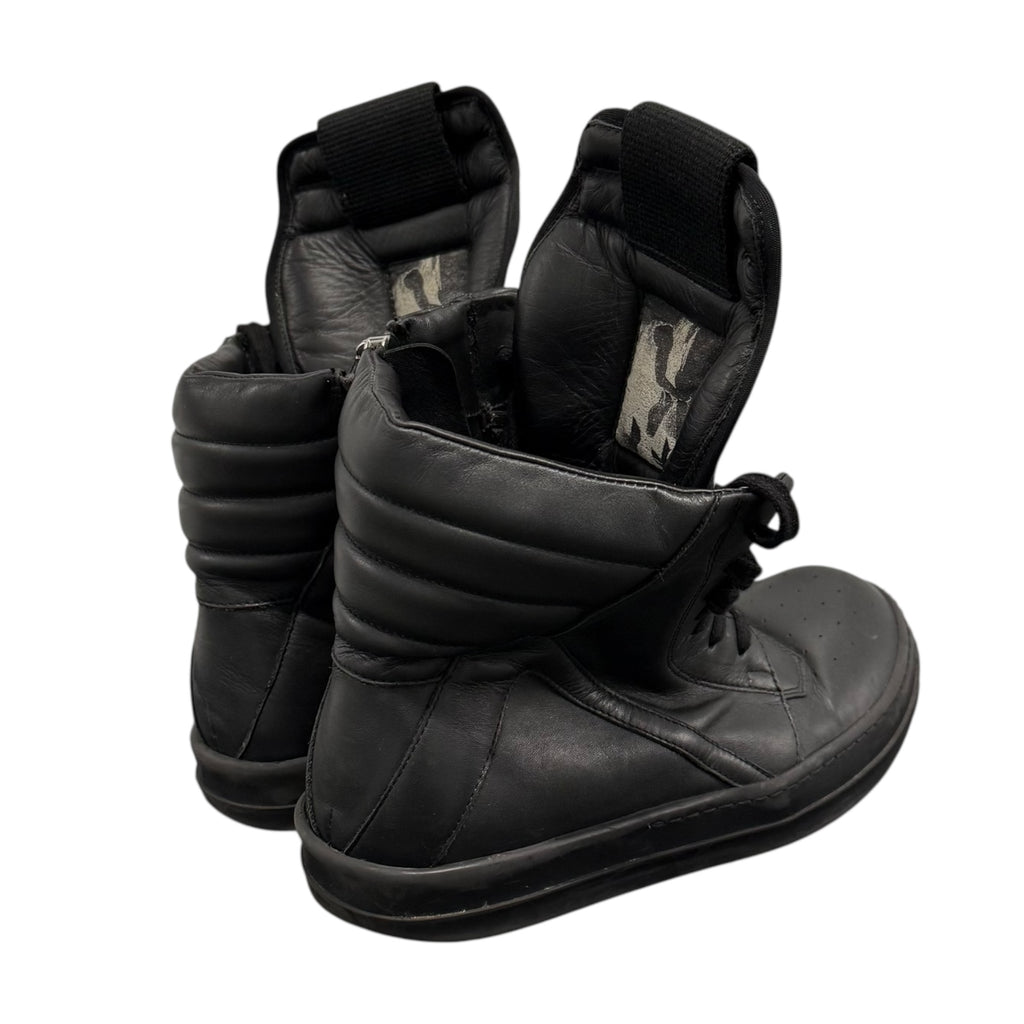 RICK OWENS TRIPLE BLACK GEOBASKETS.
