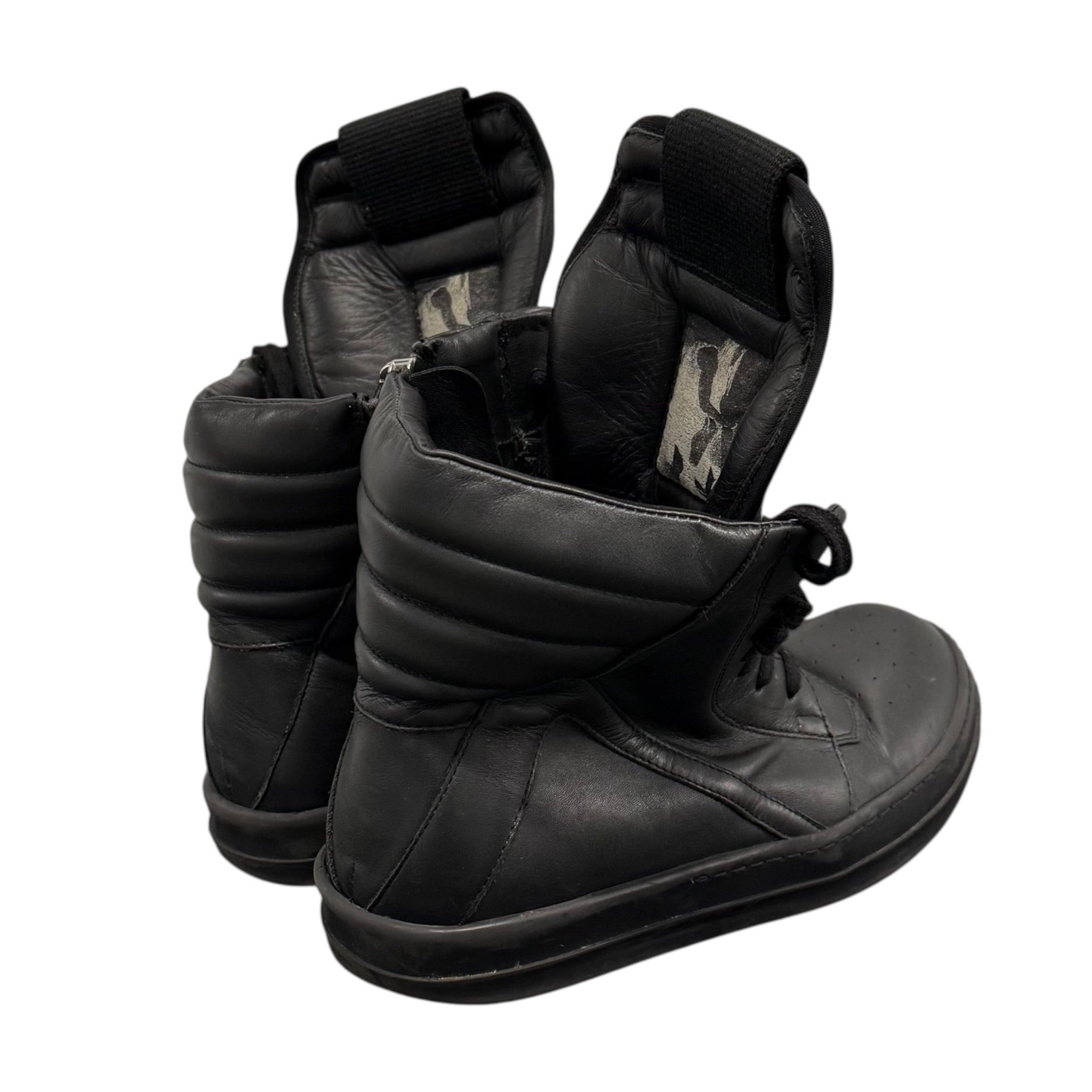 RICK OWENS TRIPLE BLACK GEOBASKETS.