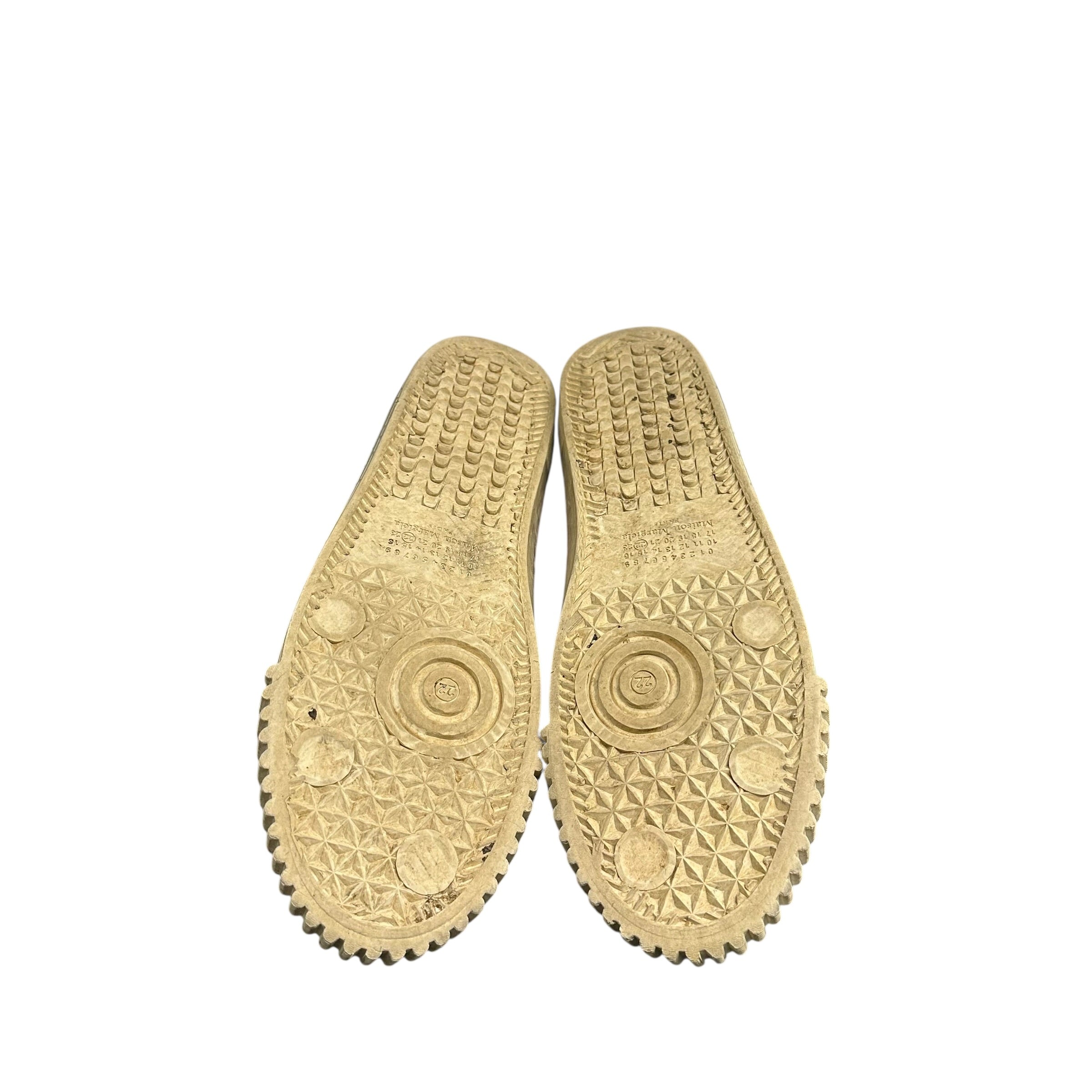 MAISON MARGIELA EVOLUTION LOW TOP SNEAKERS.
